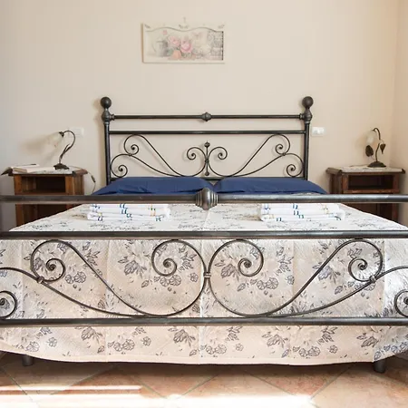 La Maesta Tuscan Sun בית חווה קסטיליון פיורנטינו