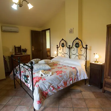 La Maesta Tuscan Sun